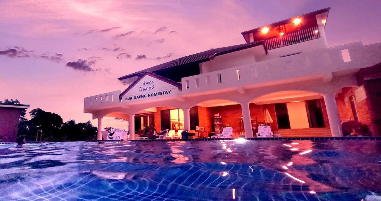 Bua Daeng Homestay Resort Kumphawapi Zewnętrze zdjęcie