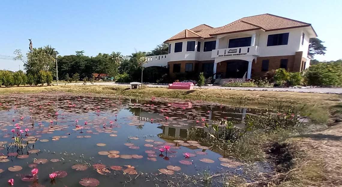 Bua Daeng Homestay Resort Kumphawapi Zewnętrze zdjęcie