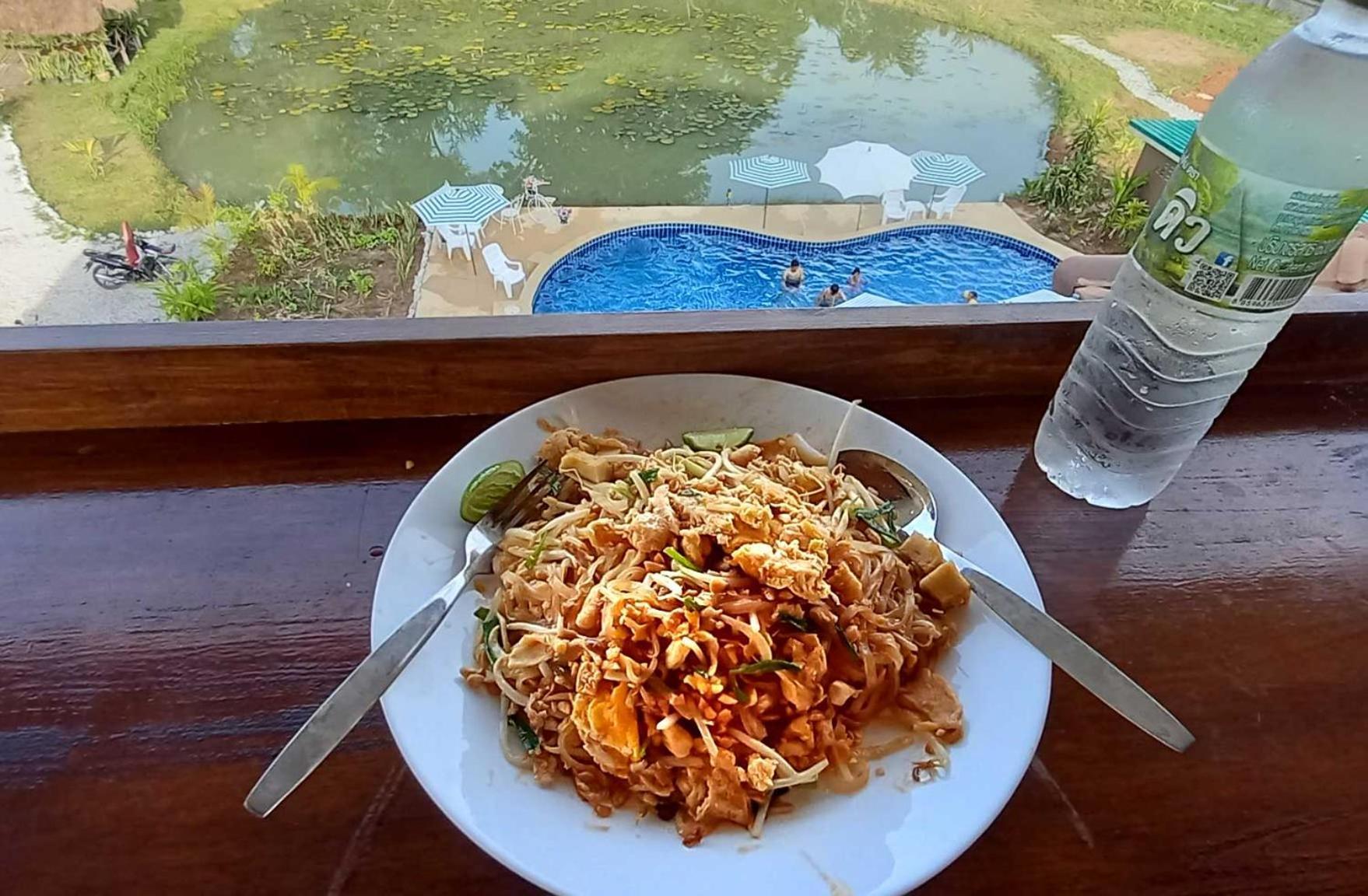 Bua Daeng Homestay Resort Kumphawapi Zewnętrze zdjęcie