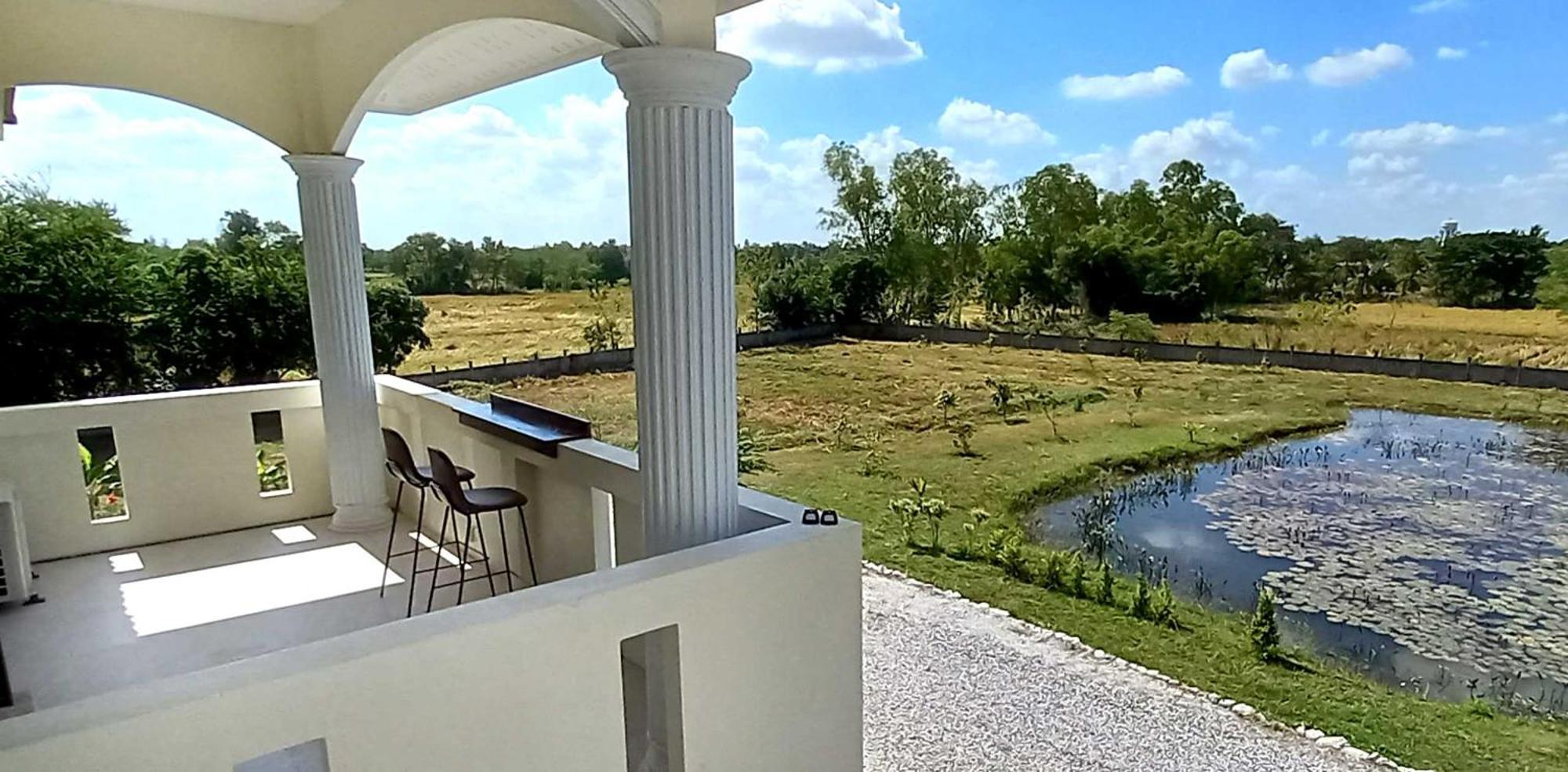 Bua Daeng Homestay Resort Kumphawapi Zewnętrze zdjęcie