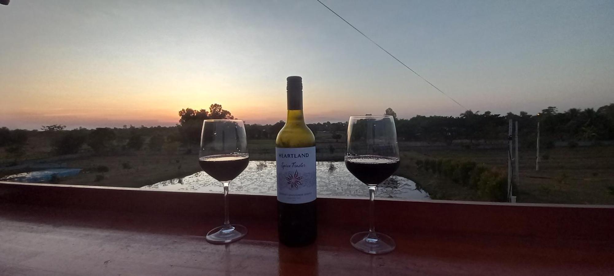 Bua Daeng Homestay Resort Kumphawapi Zewnętrze zdjęcie