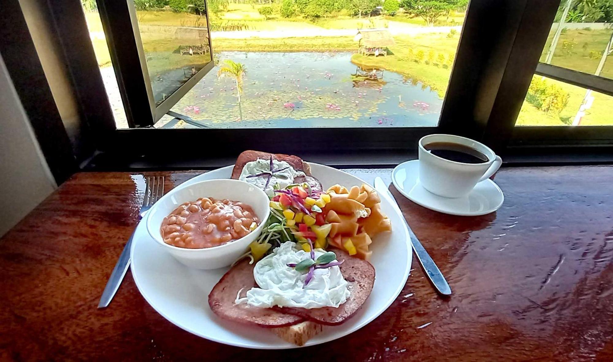 Bua Daeng Homestay Resort Kumphawapi Zewnętrze zdjęcie