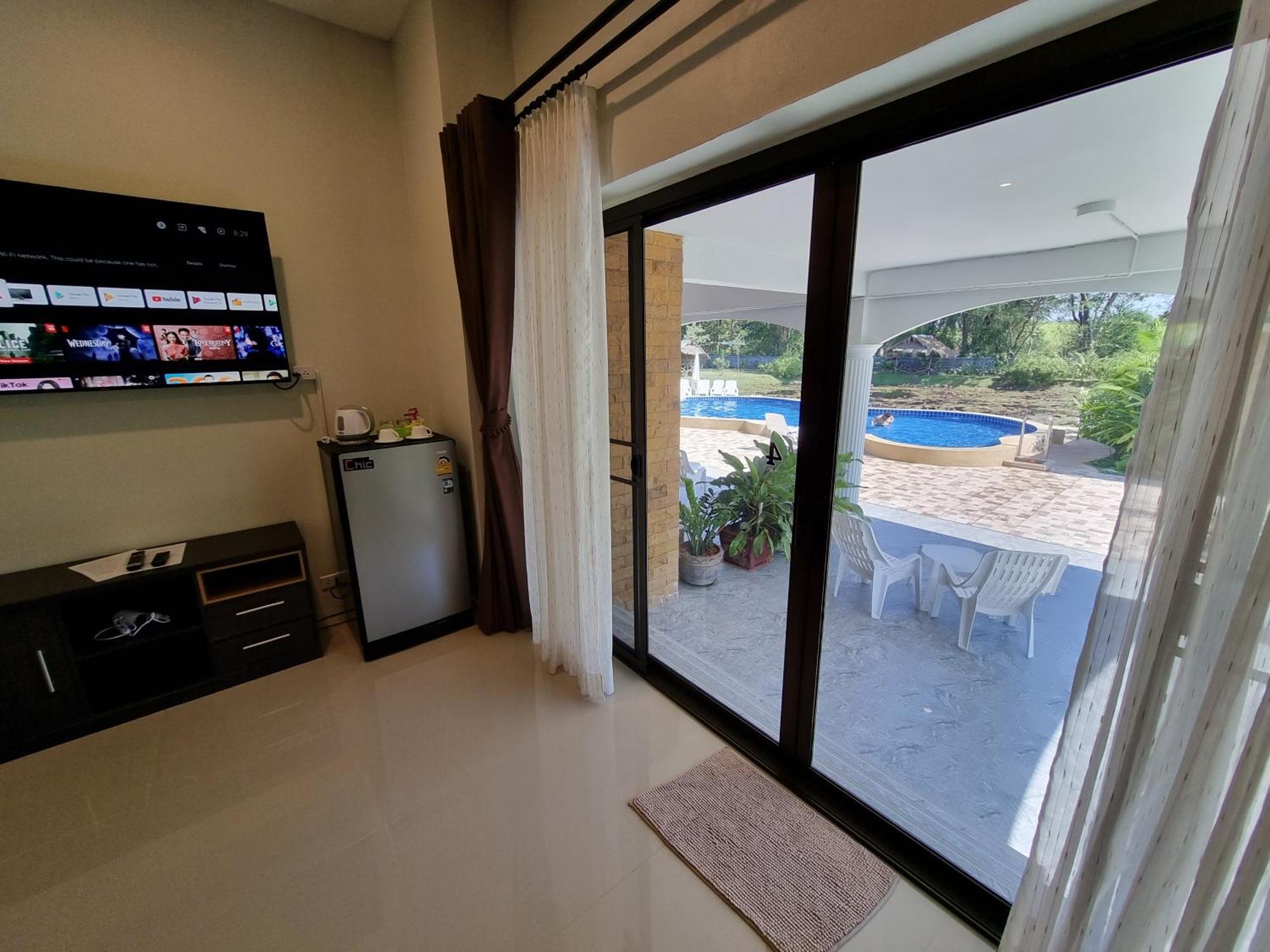 Bua Daeng Homestay Resort Kumphawapi Zewnętrze zdjęcie