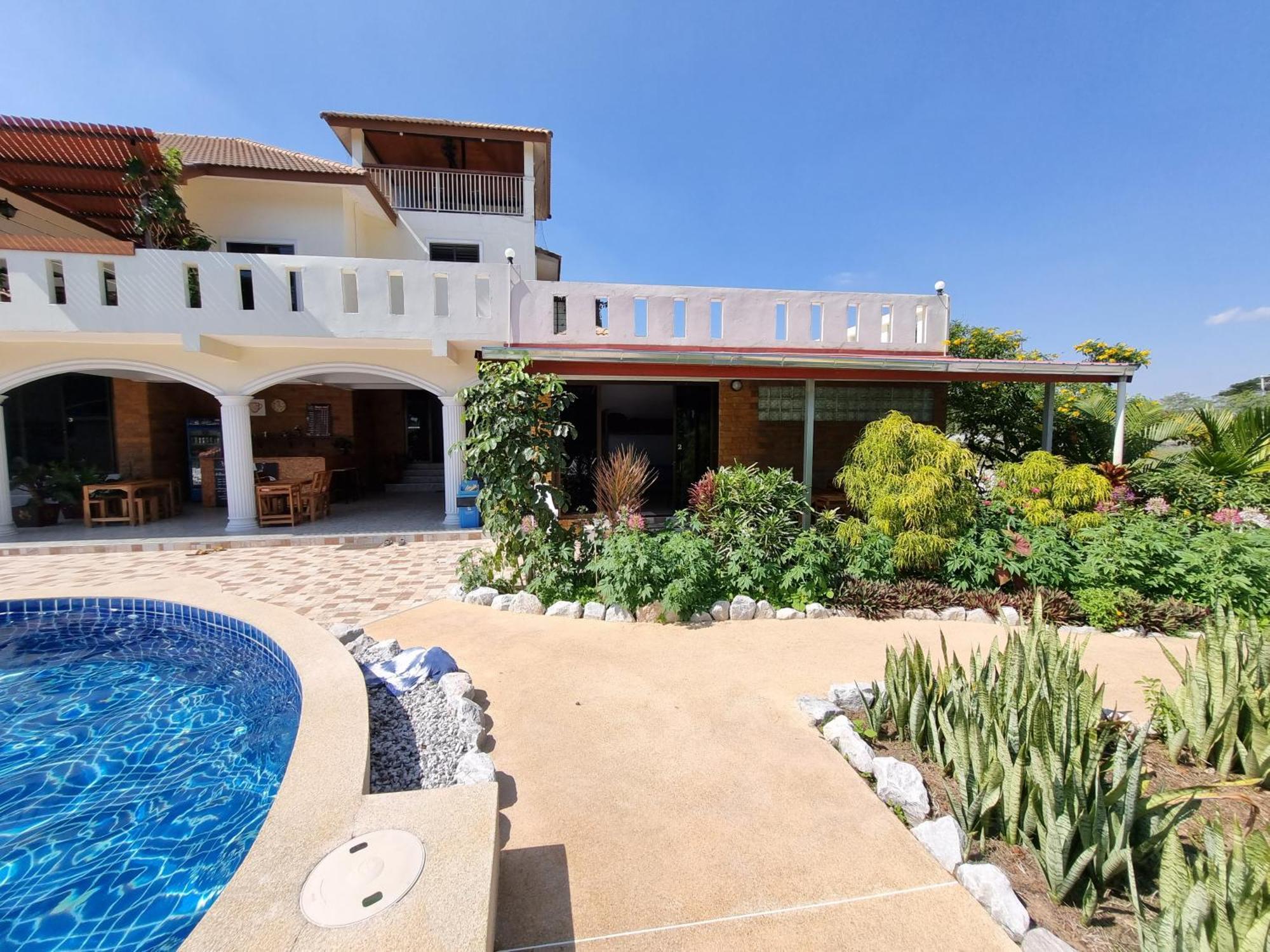 Bua Daeng Homestay Resort Kumphawapi Zewnętrze zdjęcie