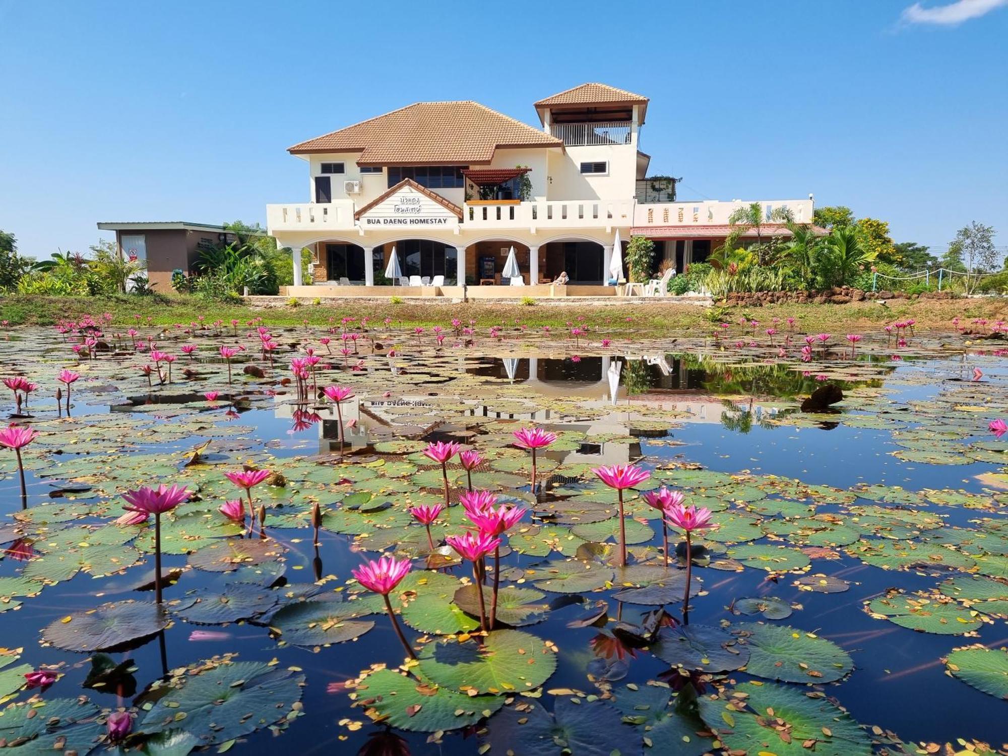 Bua Daeng Homestay Resort Kumphawapi Zewnętrze zdjęcie